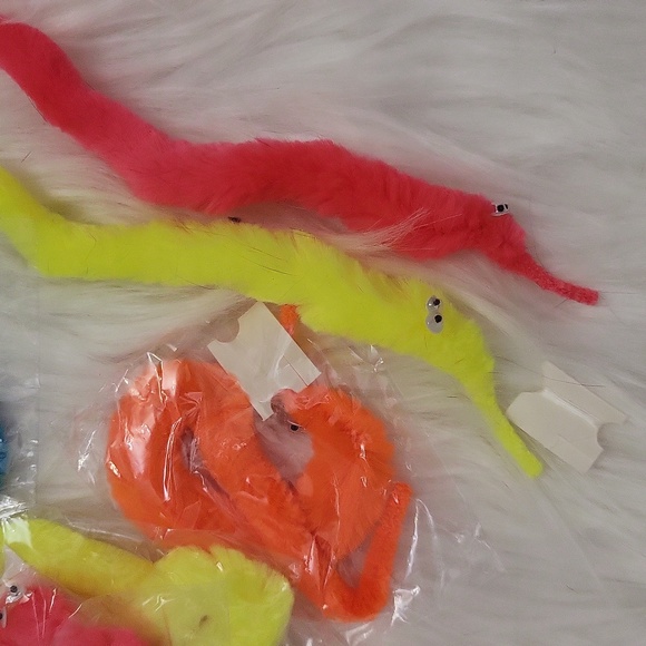 Brand New FUZZY TWIST "WORMIES" CAT TOYS-12 CT. - Picture 3 of 3